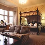 Gisborough Hall 4* غيوسبرو