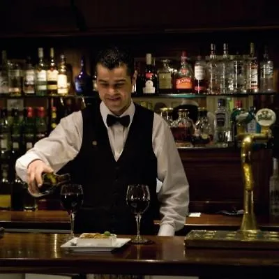 吉斯伯勒礼堂酒店 4*