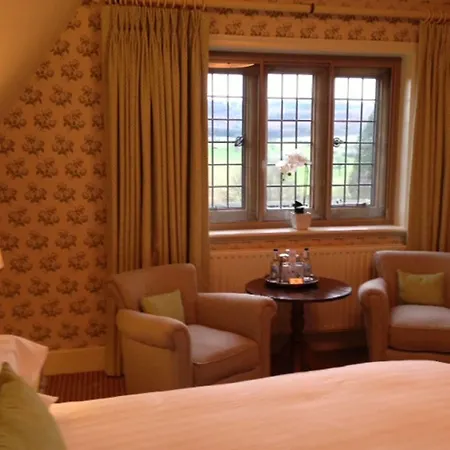 Gisborough Hall מלון 4*