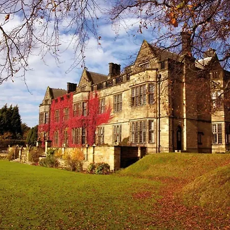 Gisborough Hall גיסבורו